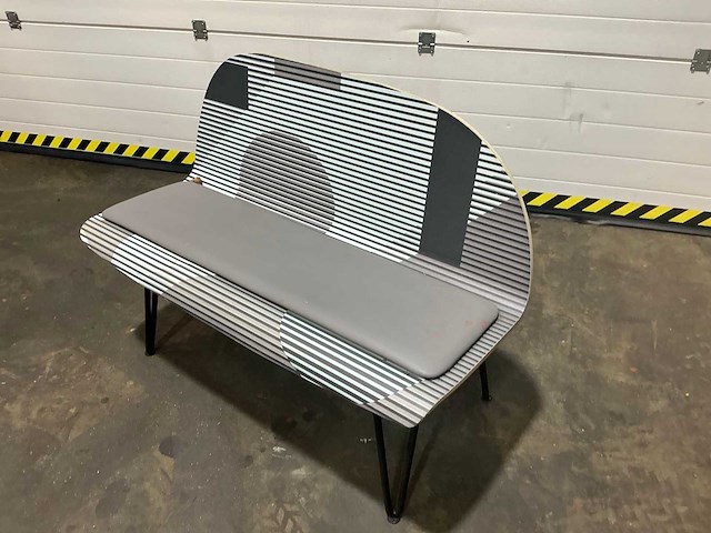 Mc donalds buiten hout tuinbank - afbeelding 2 van  5