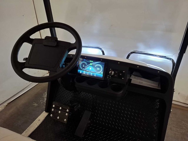 Mc4 - 4-persons - golf cart - afbeelding 8 van  11