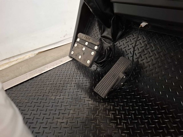 Mc4 - 4-persons - golfkar - afbeelding 11 van  12