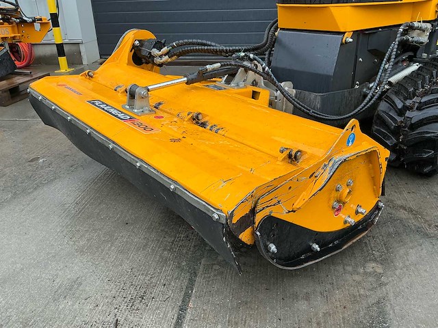 Mcconnel robocut2 rc40 robot werktuigdrager 2021 - afbeelding 16 van  49