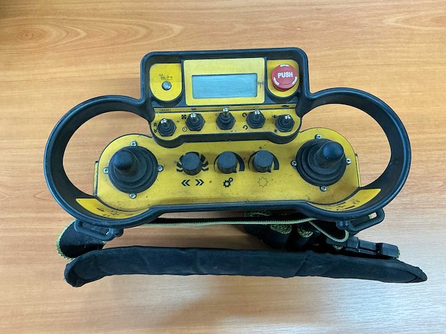 Mcconnel robocut2 rc40 robot werktuigdrager 2021 - afbeelding 20 van  49