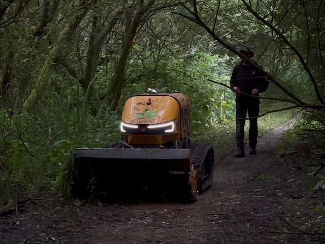 Mcconnel robocut2 rc40 robot werktuigdrager 2021 - afbeelding 45 van  49