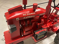 Mccormic oldtimer tractor - afbeelding 15 van  15