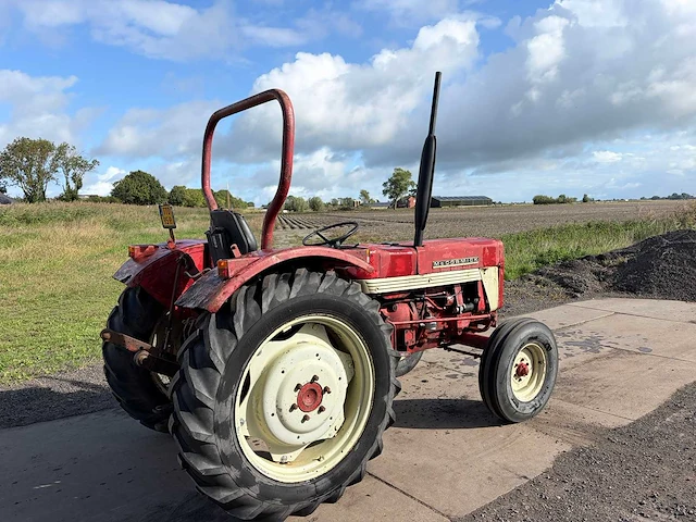 Mccormick - 1974 - 423 - oldtimer tractor - afbeelding 2 van  23