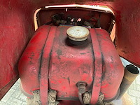 Mccormick d-324 oldtimer tractor - afbeelding 7 van  18