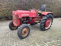 Mccormick d-324 oldtimer tractor