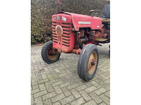 Mccormick d-324 oldtimer tractor - afbeelding 11 van  18