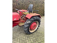 Mccormick d-324 oldtimer tractor - afbeelding 12 van  18