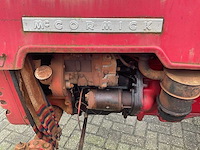 Mccormick d-324 oldtimer tractor - afbeelding 13 van  18