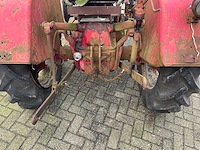 Mccormick d-324 oldtimer tractor - afbeelding 17 van  18