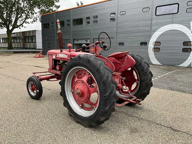 Mccormick farmall h oldtimer tractor (marge) - afbeelding 6 van  9