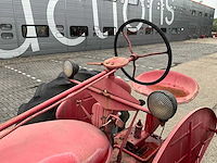Mccormick farmall h oldtimer tractor (marge) - afbeelding 12 van  21