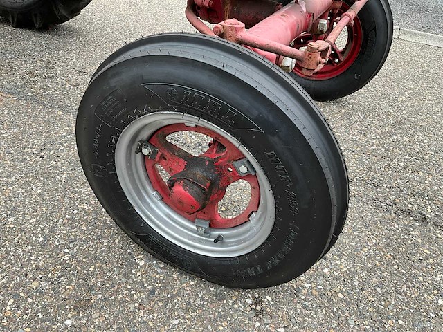 Mccormick farmall h oldtimer tractor (marge) - afbeelding 4 van  22