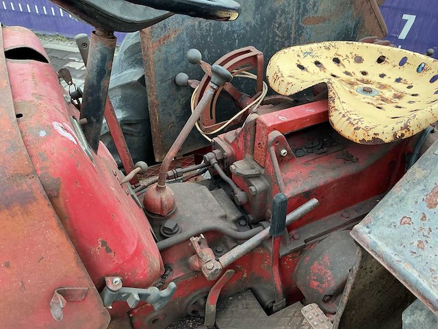 Mccormick g-432 oldtimer tractor - afbeelding 3 van  11