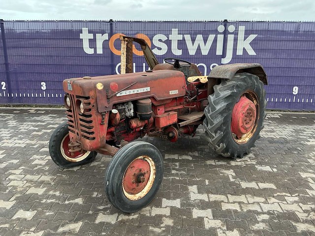 Mccormick g-432 oldtimer tractor - afbeelding 1 van  11