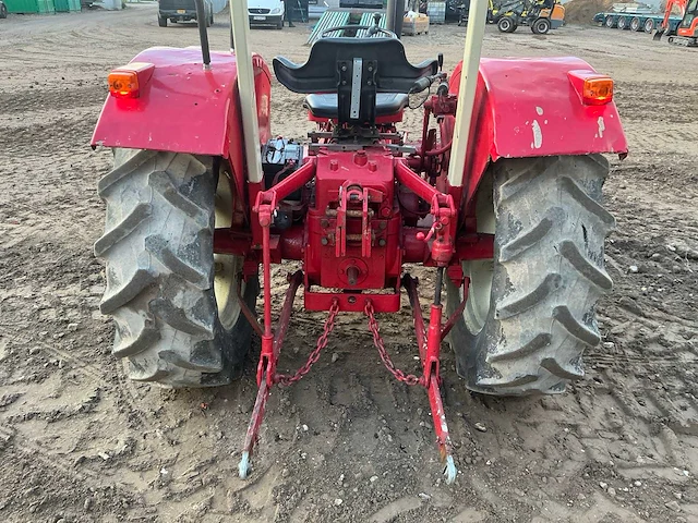 Mccormick international 323 oldtimer tractor - afbeelding 5 van  19