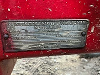 Mccormick international 323 oldtimer tractor - afbeelding 11 van  19
