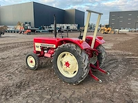 Mccormick international 323 oldtimer tractor - afbeelding 15 van  19