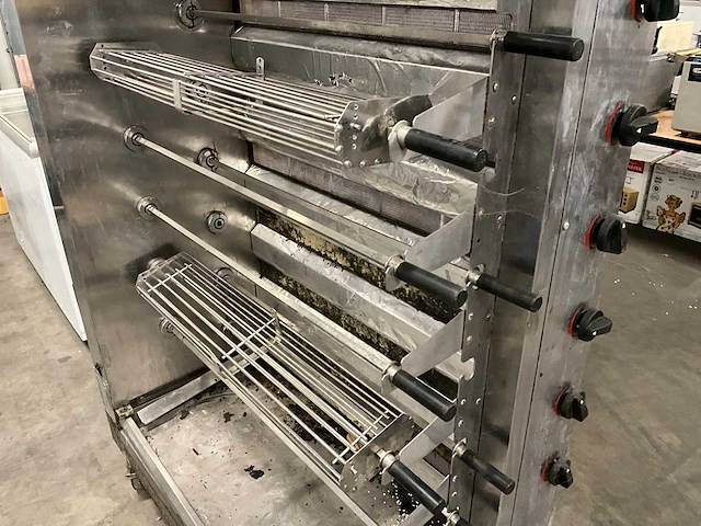 Mcm kippengrill mobiele grilltoren - afbeelding 5 van  8