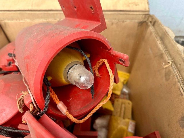 Mcmurdo - markeringslicht "crew-overboard" (8x) - afbeelding 2 van  3