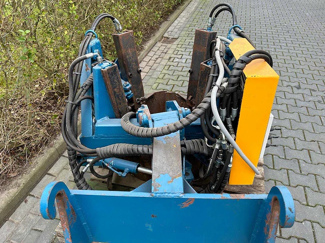 Mde kluitensteekmachine - afbeelding 8 van  12