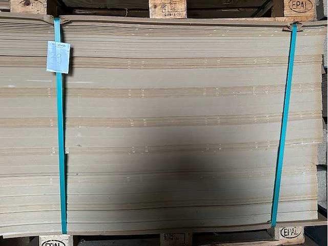 Mdf 927 x 1300 x 3,8 mm. wit (210x) - afbeelding 1 van  1