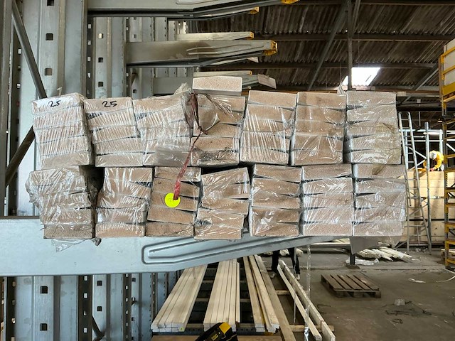 Mdf hollandse neut plint 25x85x3050 mm (71x) - afbeelding 2 van  5