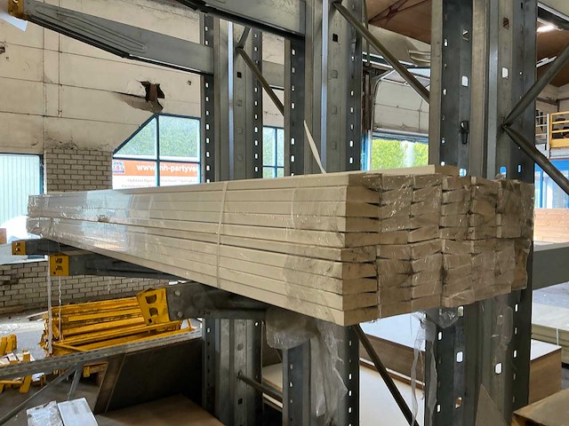 Mdf hollandse neut plint 25x85x3050 mm (71x) - afbeelding 4 van  5