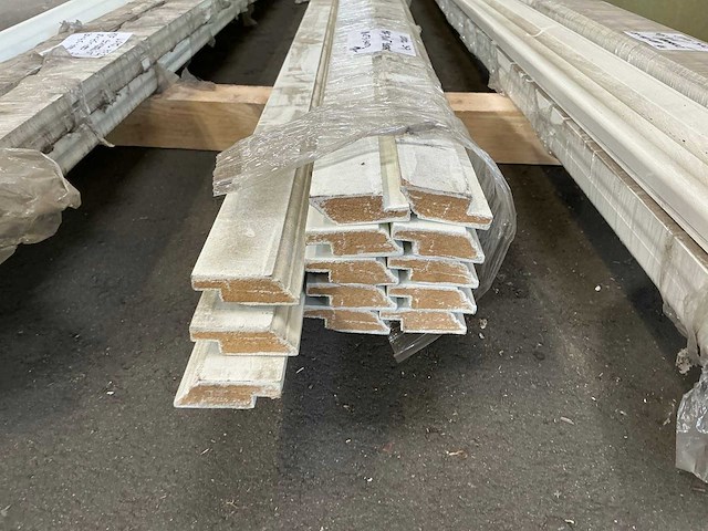 Mdf kraal plint 18x55x3050 mm (13x) - afbeelding 2 van  4