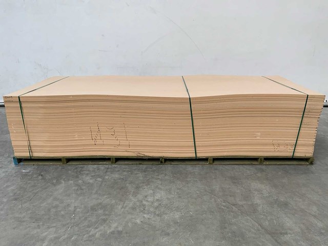 Mdf plaat 3055x1220x4mm (153x) - afbeelding 1 van  1