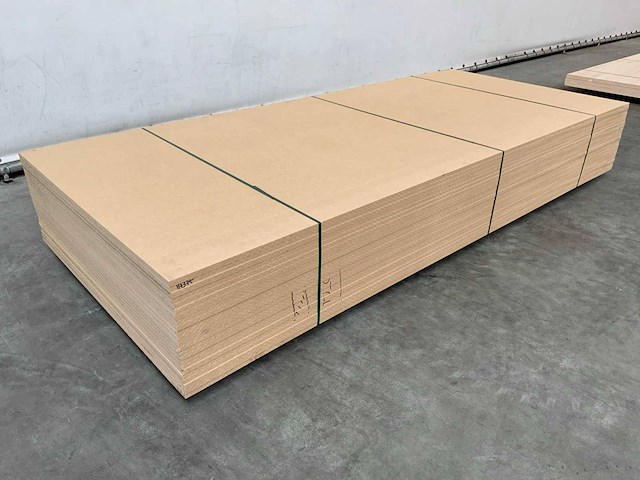 Mdf plaat 3055x1305x19mm 23st nieuw - afbeelding 1 van  1