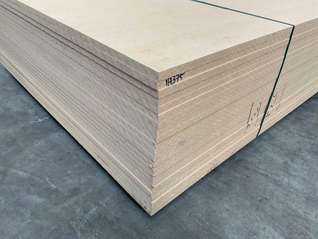 Mdf plaat 3055x1305x19mm (23x) - afbeelding 1 van  2