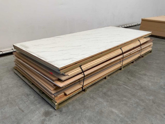 Mdf plaat mix ca 3050x1225x8~18mm (23x) - afbeelding 1 van  9