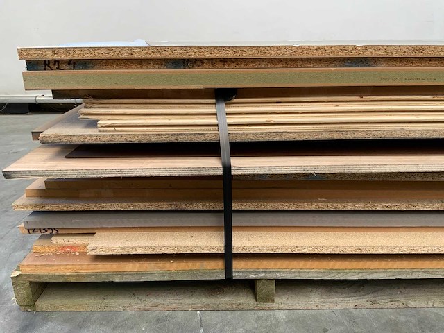 Mdf plaat mix ca 3050x1225x8~18mm (23x) - afbeelding 7 van  9