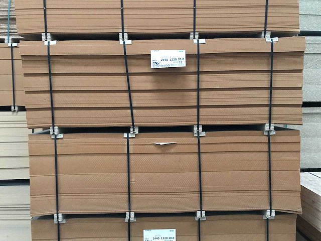 Mdf platen 2440x1220x10mm (37x) - afbeelding 1 van  3