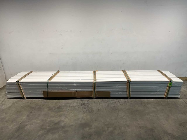 Mdf plint met kabelgoot wit gelakt - 488x14x1,5 cm (50x) - afbeelding 1 van  7