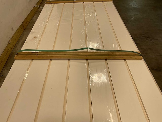 Mdf plint met kabelgoot wit gelakt - 488x14x1,5 cm (50x) - afbeelding 2 van  3