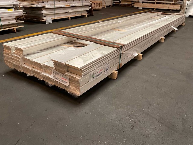 Mdf plint recht met kabelgoot 15x140 mm (90x) - afbeelding 1 van  5