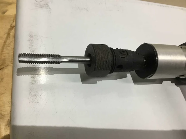 Mebis 4-410 pneumatische tapmachine - afbeelding 4 van  4