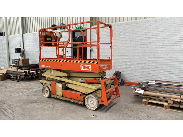 Mec 2633 es schaarhoogwerker (10 mtr) - afbeelding 8 van  9