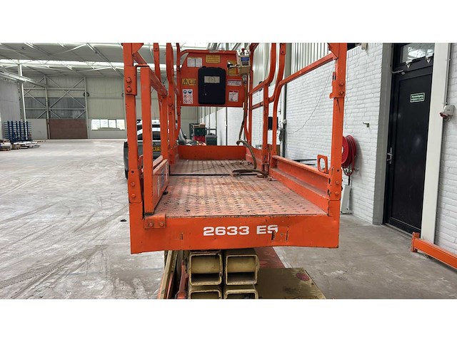 Mec 2633 es schaarhoogwerker (10 mtr) - afbeelding 2 van  9