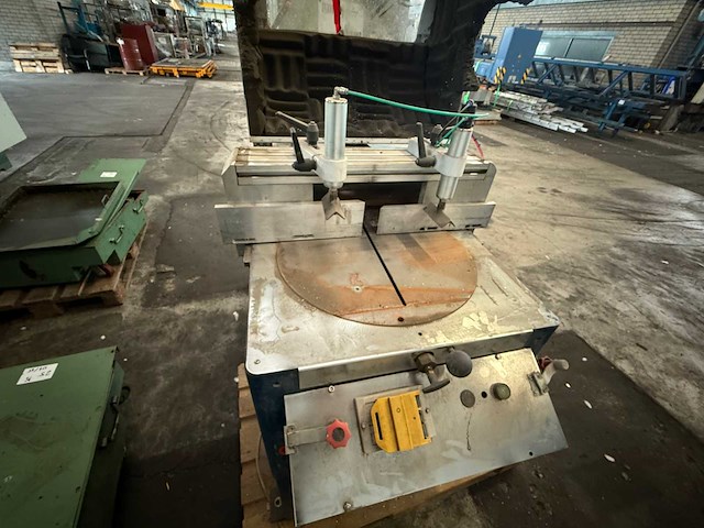 Mecal - as 400-p - circular metal sawing machine - 2001 - afbeelding 1 van  10