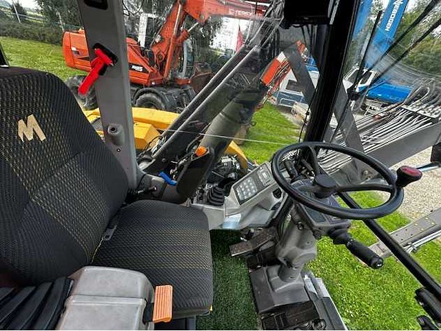 Mecalac - 12mtx greenjob - banden graafmachine met herder multi-pro maaigiek - afbeelding 2 van  16