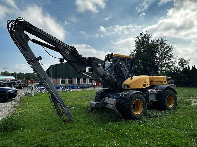 Mecalac - 12mtx greenjob - banden graafmachine met herder multi-pro maaigiek - afbeelding 9 van  16