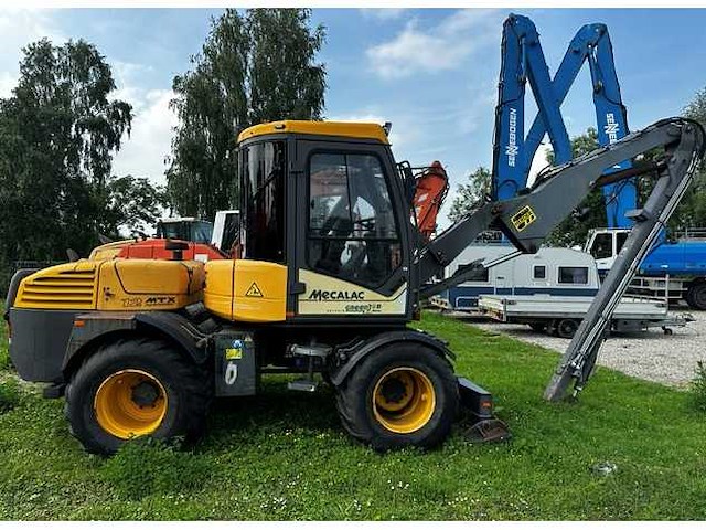 Mecalac - 12mtx greenjob - banden graafmachine met herder multi-pro maaigiek - afbeelding 10 van  16