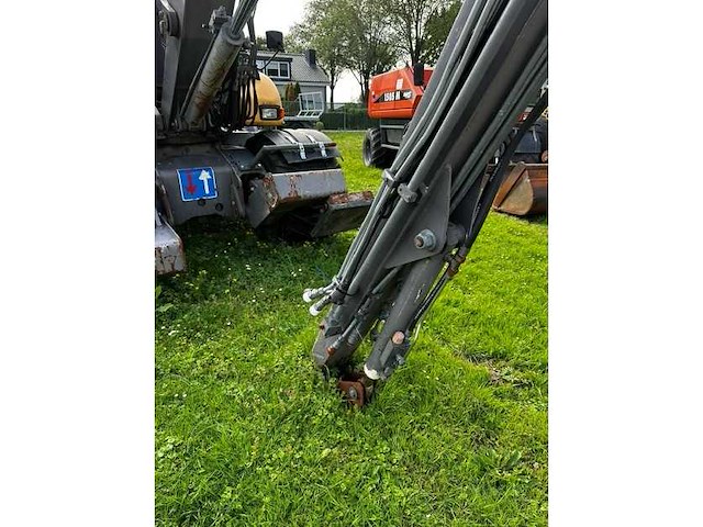 Mecalac - 12mtx greenjob - banden graafmachine met herder multi-pro maaigiek - afbeelding 15 van  16