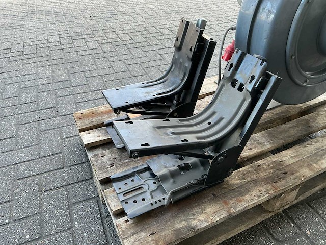 Mechanisch frame tractorstoel (2x) - afbeelding 1 van  1