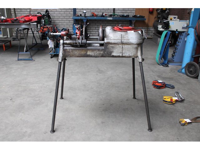 Mechanische pijpsnij- en draadsnijmachine ridgid 535. - afbeelding 1 van  3