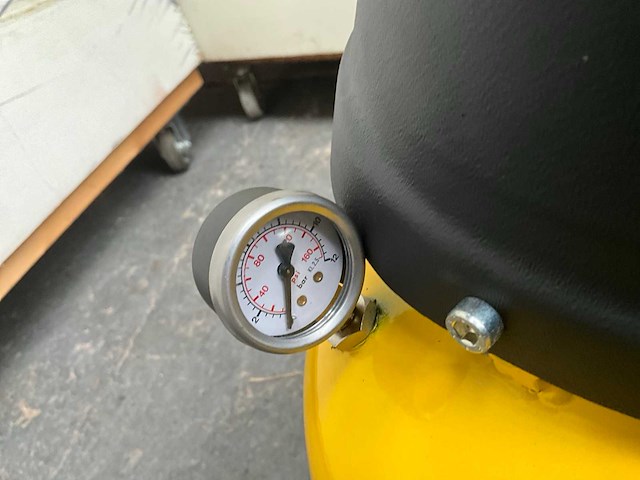 Meclube - 14 liter automatische bandenvuller met ondersteuning. - luchtcompressor - afbeelding 13 van  14