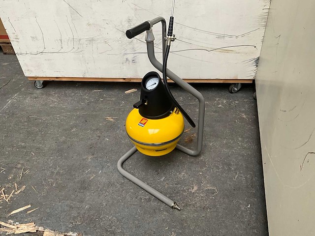 Meclube - 14 liter automatische bandenvuller met ondersteuning. - luchtcompressor - afbeelding 13 van  19